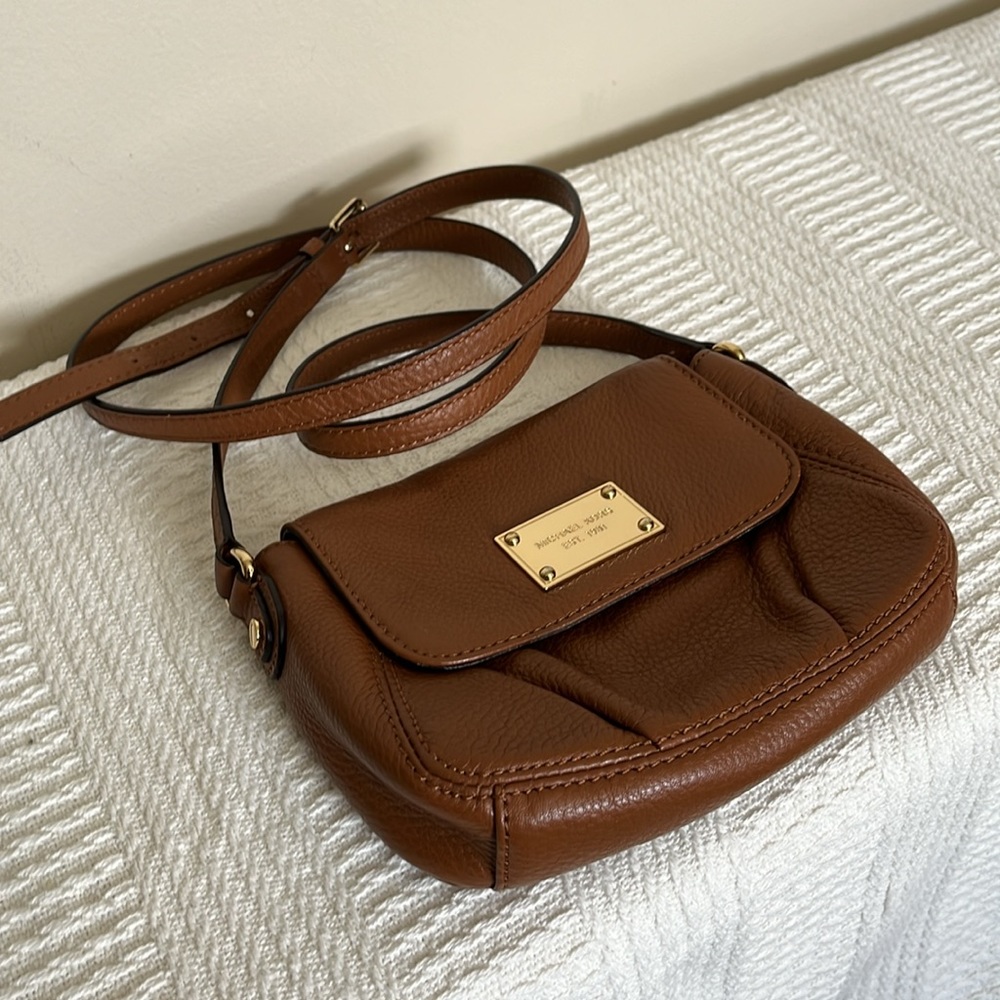 Tiny Michael Kors crossbody purse